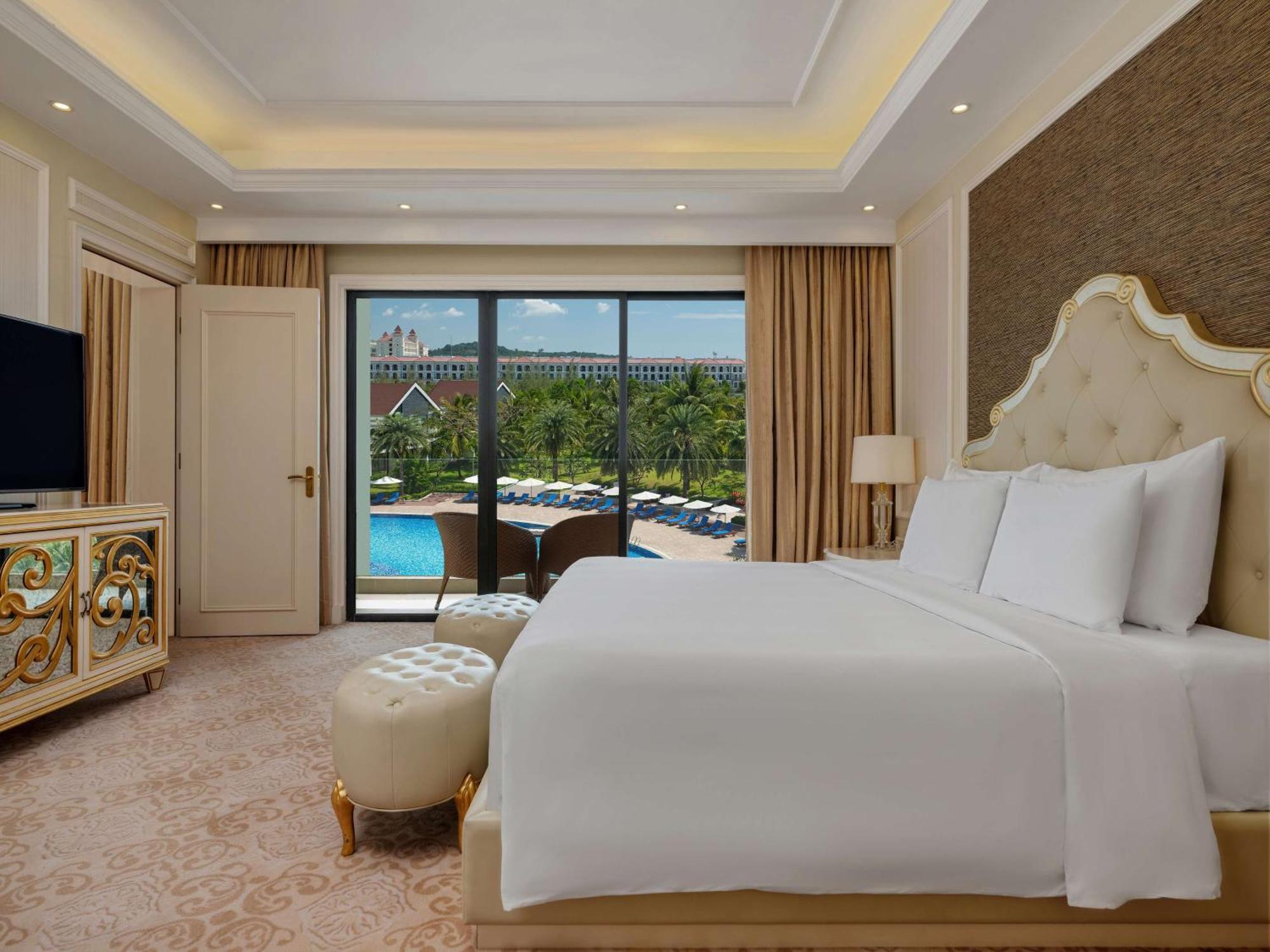 Radisson Blu Resort Που Κουόκ Εξωτερικό φωτογραφία A bedroom at the hotel