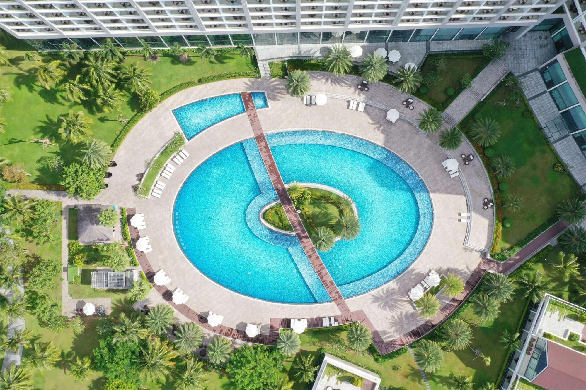 Radisson Blu Resort Που Κουόκ Εξωτερικό φωτογραφία The pool at the Royal Garden Villas