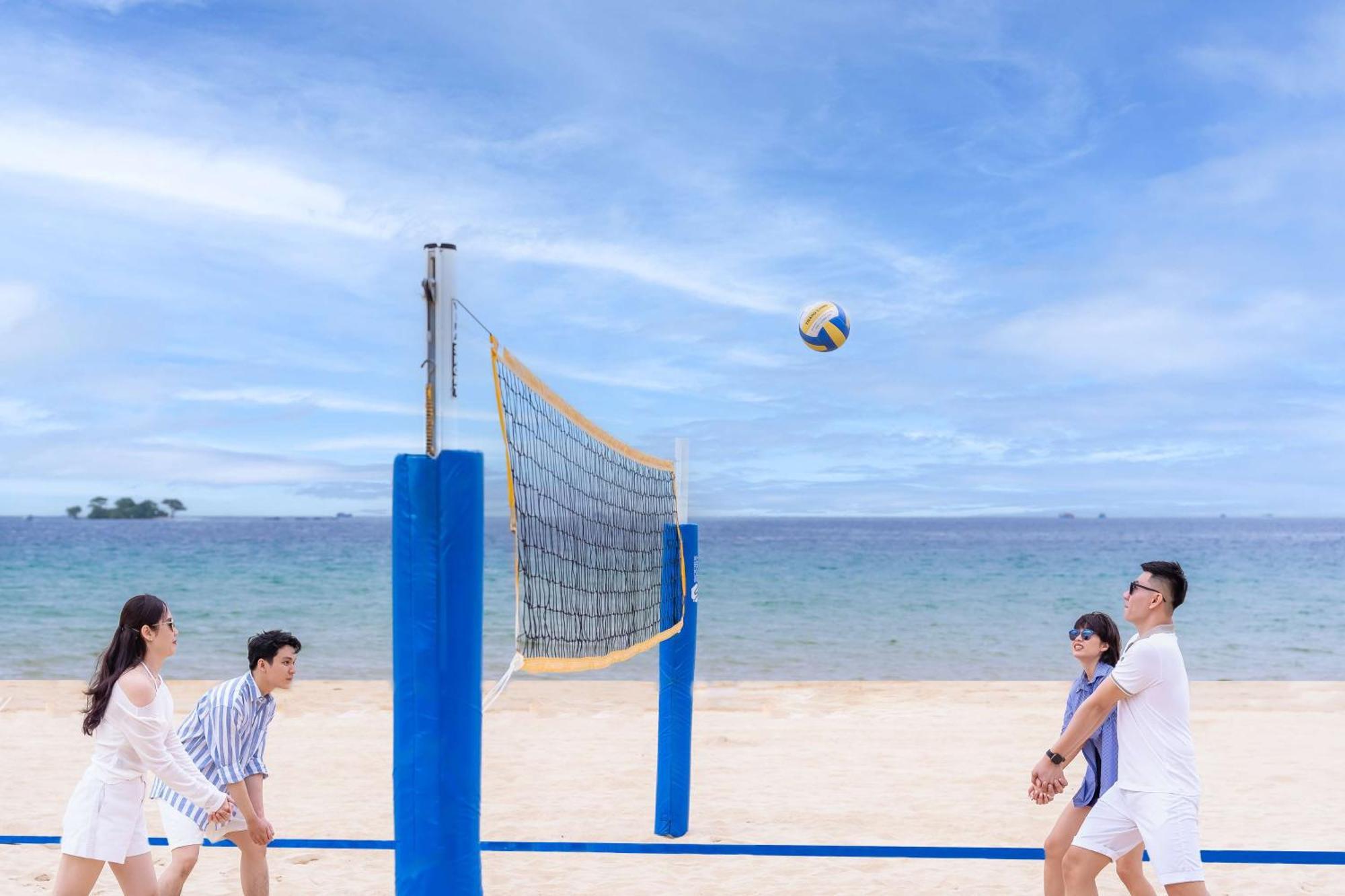 Radisson Blu Resort Που Κουόκ Εξωτερικό φωτογραφία Beach volleyball